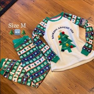 Holiday Pj’s Set Size Medium ladies 🎄🆕⛄️🆕🎄🆕